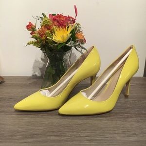 Karen Millen Patent Leather Court Heel in Lime
